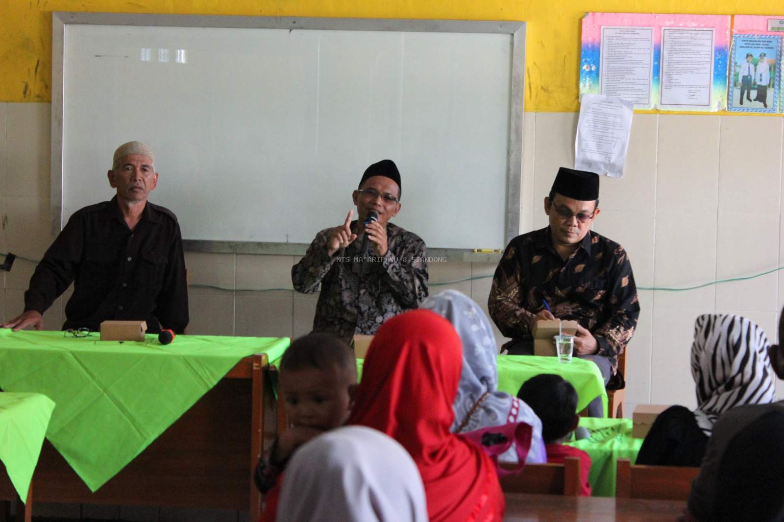MTs Ma'arif NU 8 Siandong Bersama Komite Gelar Rapat Wali Murid Kelas VII TP. 2023/2024