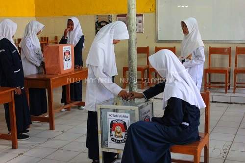 MTs Ma'arif NU 8 Siandong Gelar Pemilihan Ketua dan Wakil Ketua OSIS Periode 2023/2024